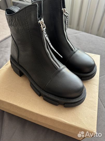 Демисезонные ботинки из натуральной кожи 38 размер