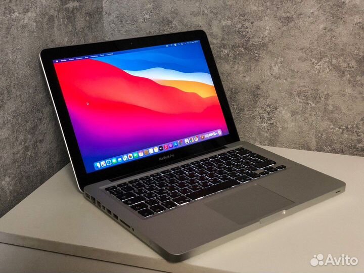 Мощный ноутбук Apple MacBook Pro 13 8/250 Core i5