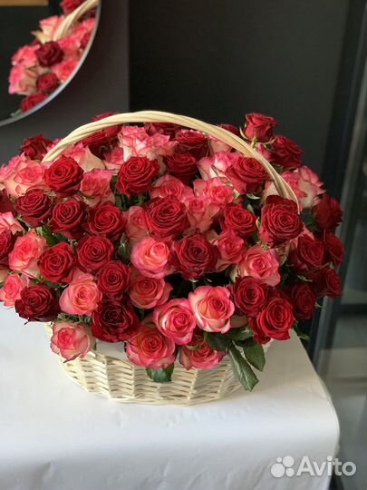 Корзина с розами