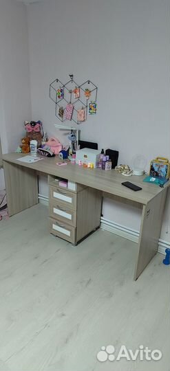 Стол, шкаф, стеллаж