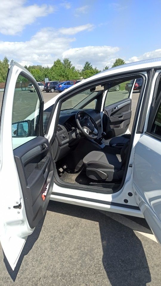 Opel Zafira: фото владельца