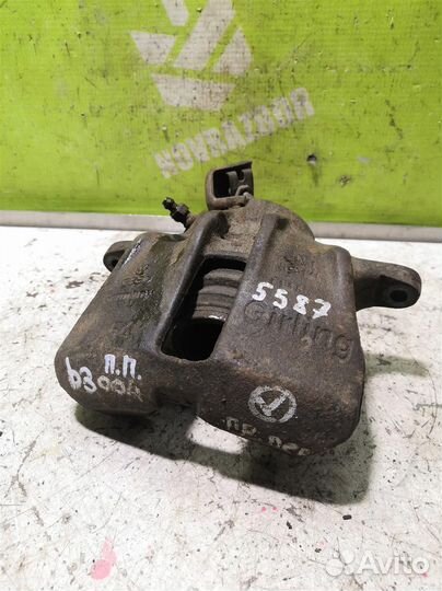 Суппорт передний правый Ауди 80 90 Б3