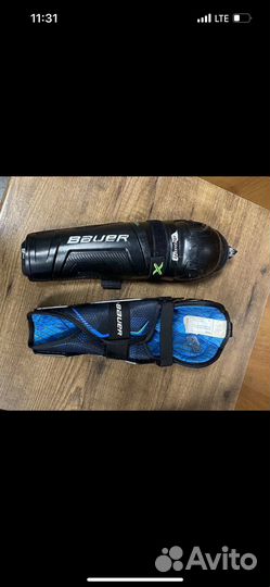 Нагрудник и щитки хоккейные