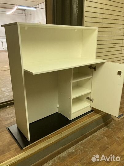 Стойка ресепшн. Стол администратора