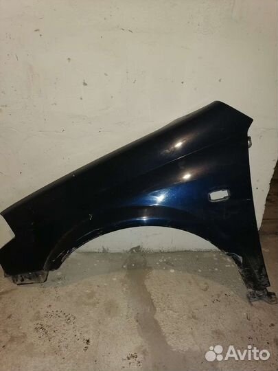 Крыло левое ниссан