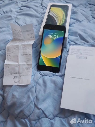 Телефон iPhone se 2020