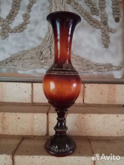 Ваза и бокалы для вина