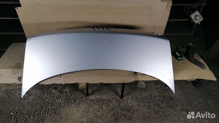 Крышка багажника седан Ауди 80 В-4 оригинал