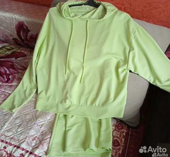 Спортивный костюм женский