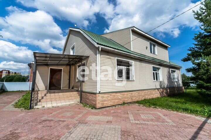 Дом 300 м² на участке 11,5 сот.