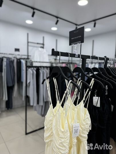 Шоурум, магазин женской одежды