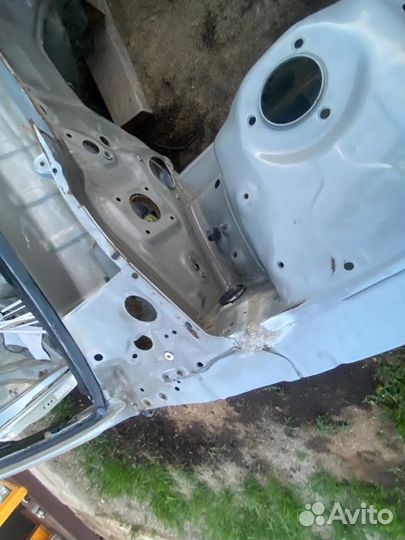 Передняя часть автомобиля toyota mark2 GX JZX90