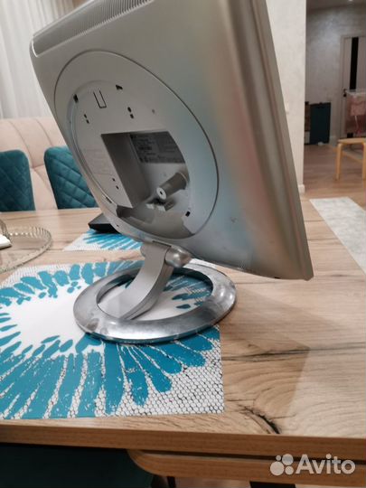 Монитор LG Flatron L1720B