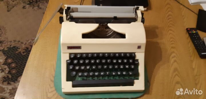 Печатная пишущая машинка