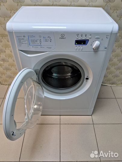 Стиральная Машина. indesit 6 кг. Рабочий