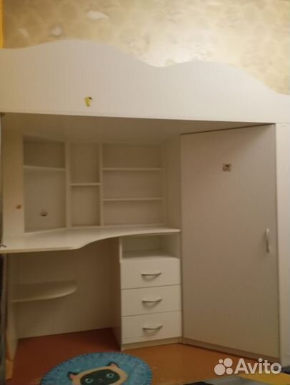 Детская кровать, чердак