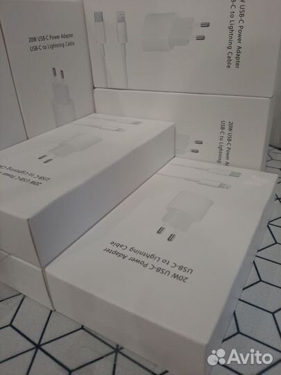 Зарядка на iPhone 20w (блок + кабель )