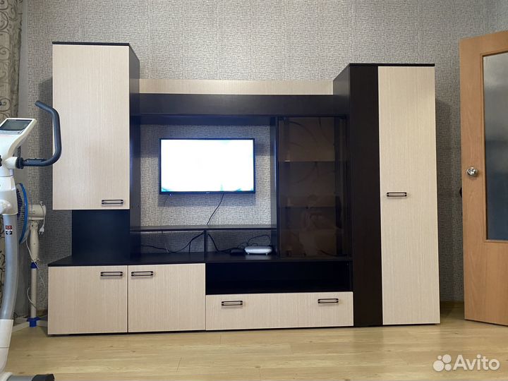 Горка стенка в гостиную