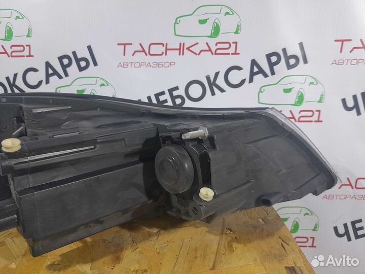 Фара левая Skoda Octavia (2008-2013)