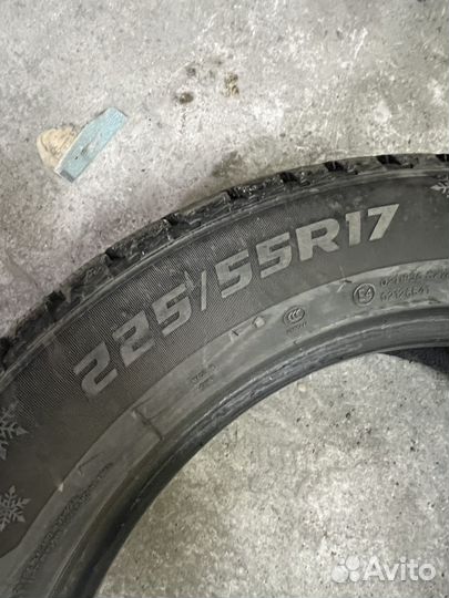 Royal Black Royal Ice 225/55 R17