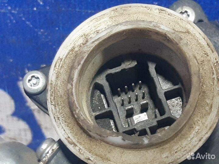 Передний левый стеклоподъемник Toyota Yaris