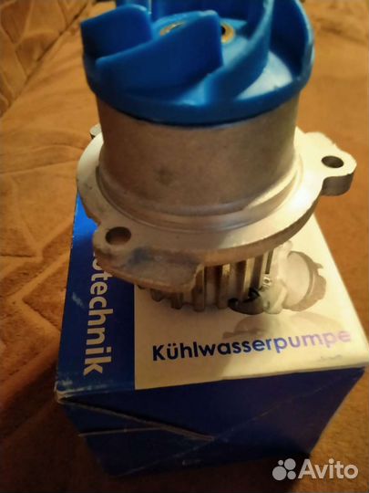 Водяной насос помпа