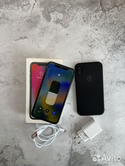 iPhone X, 64 ГБ