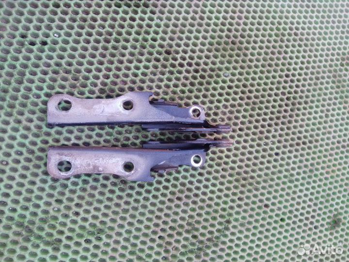 Петля капота Hyundai Accent LC/LC2 G4EC 2006