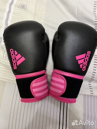 Боксерские перчатки
