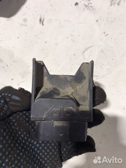 Блок управления топливным насосом Skoda Octavia A7