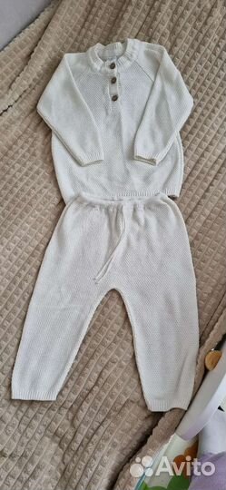 Вязанный костюм для малыша