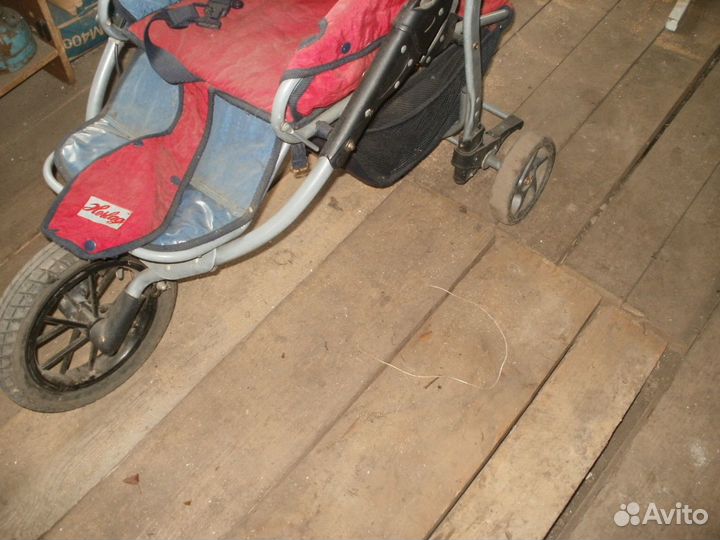 Прогулочная коляска