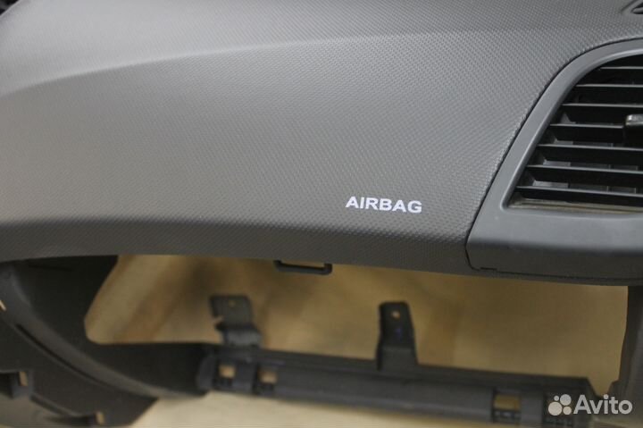 Торпедо Hyundai Solaris приборная панель