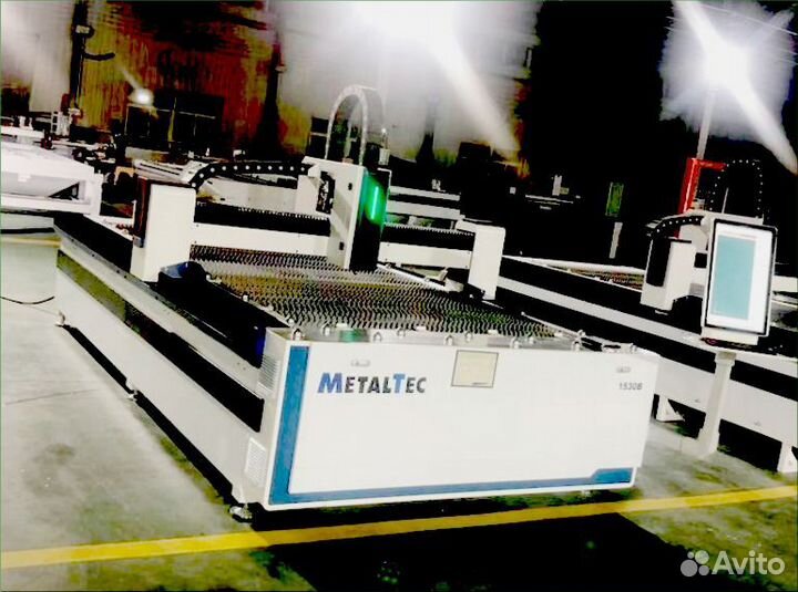 Оптоволоконный лазерный станок MetalTec 1530B