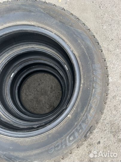 Roadstone Winguard Ice 215/65 R16