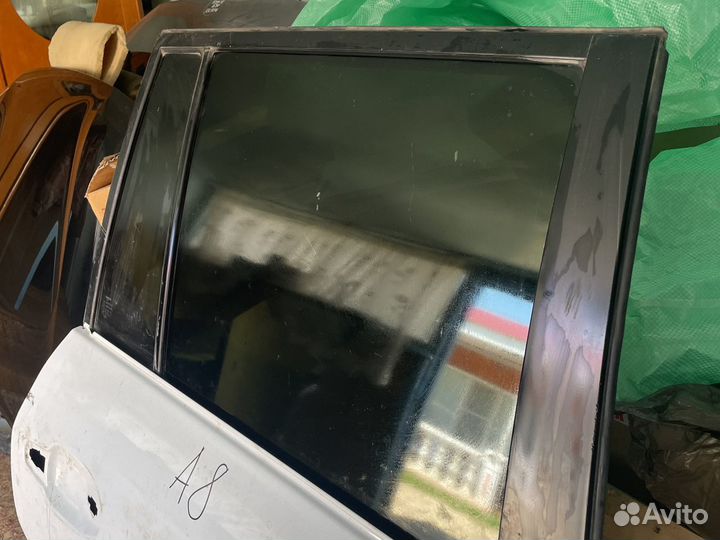 Toyota Land Cruiser 200 Стекло задней двери