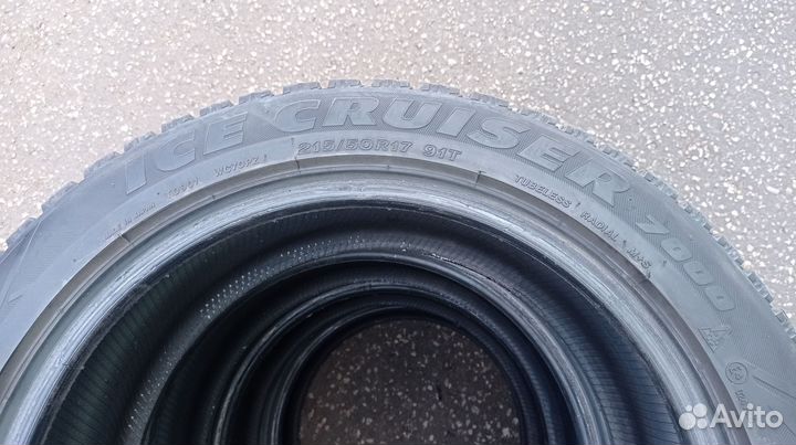 Bridgestone Ice Cruiser 7000 215/50 R17
