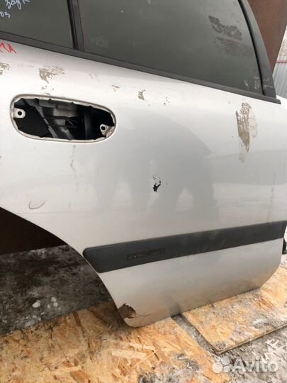 Дверь задняя правая Mitsubishi Carisma 2003