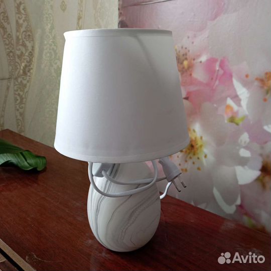 Лампа настольная