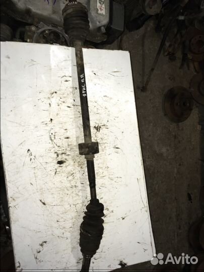 Полуось правая Toyota Yaris Тойота Ярис