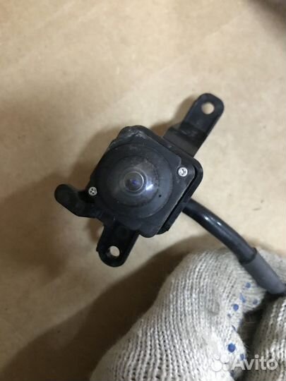 Камера правого зеркала (Toyota Land Cruiser)