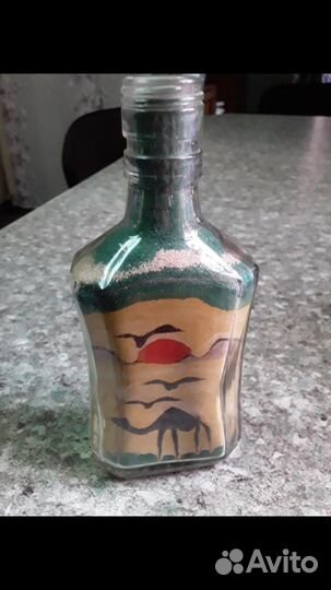 Бутылка с картиной из песка внутри