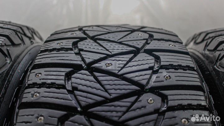 Goodyear Ultragrip 600 215/65 R16 98T