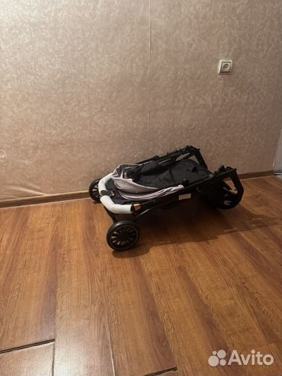 Коляска новая с перекидной ручкой