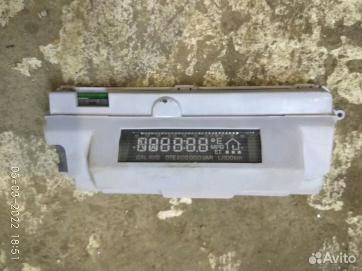 Дисплей информационный на Додж Караван 2003 года