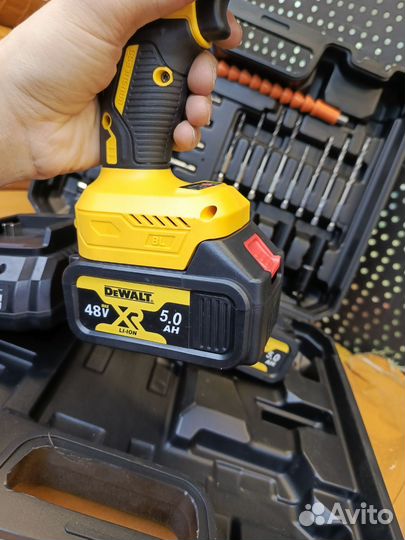 Гайковерт аккумуляторный dewalt ударный + набор