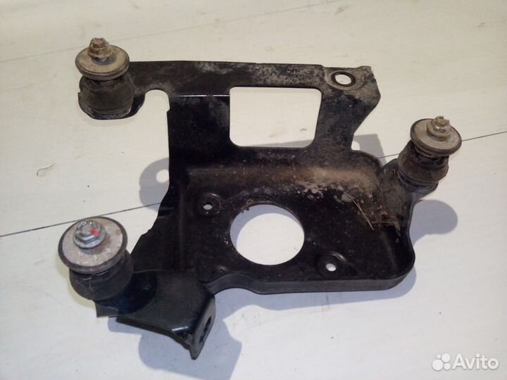 Кронштейн GL-класс X164 (2006—2009) Mercedes-Benz