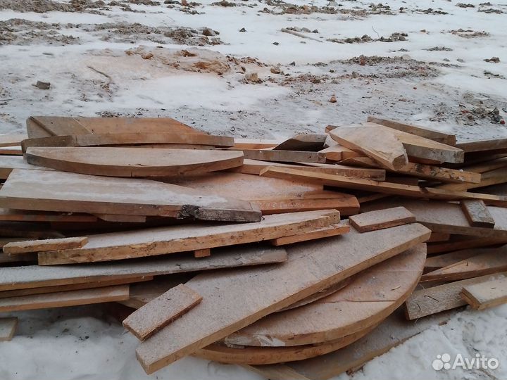 Дрова и материал из дерева