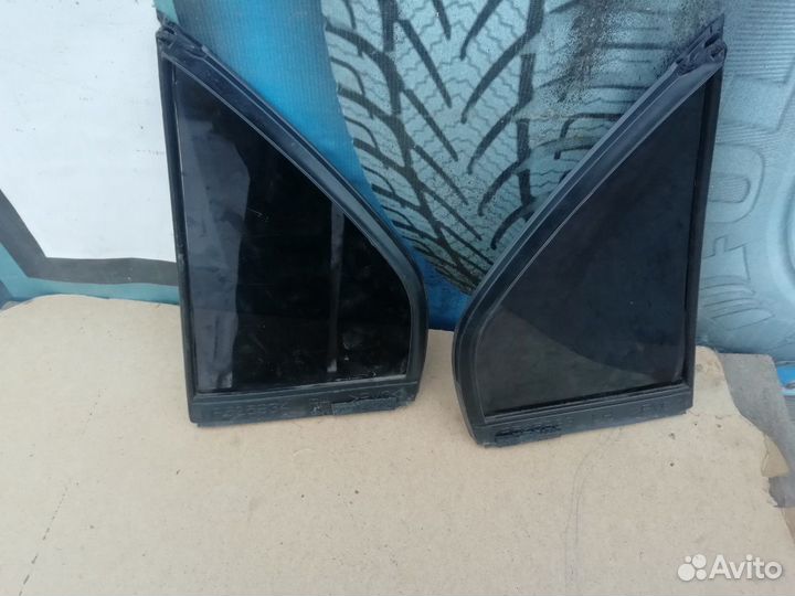 Стекло форточка двери Mitsubishi Lancer 1.3 мт 200