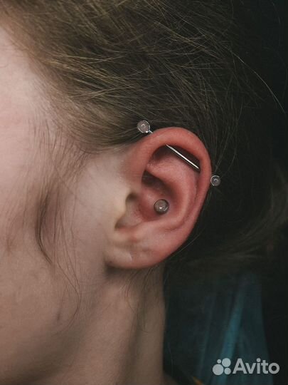 Модель на пирсинг